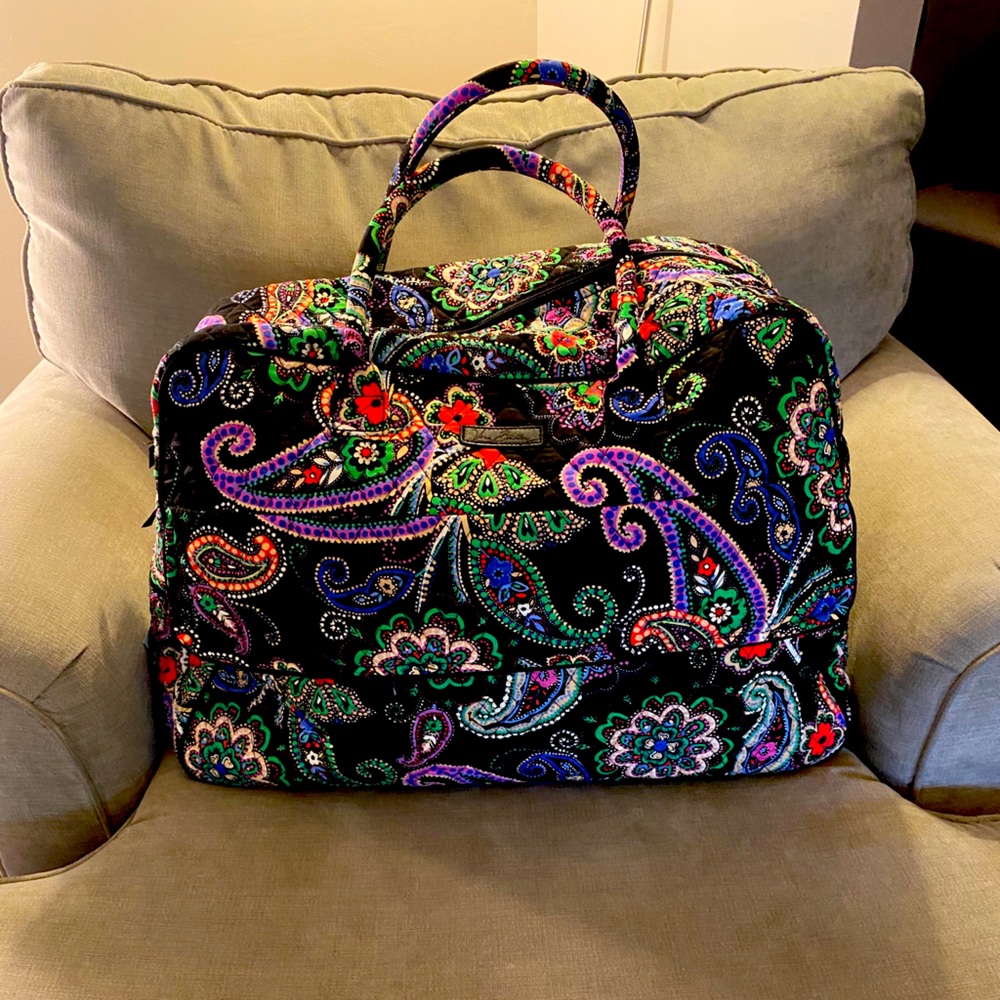 NWT Vera Bradley Grand Traveler in Kiev Paisley.